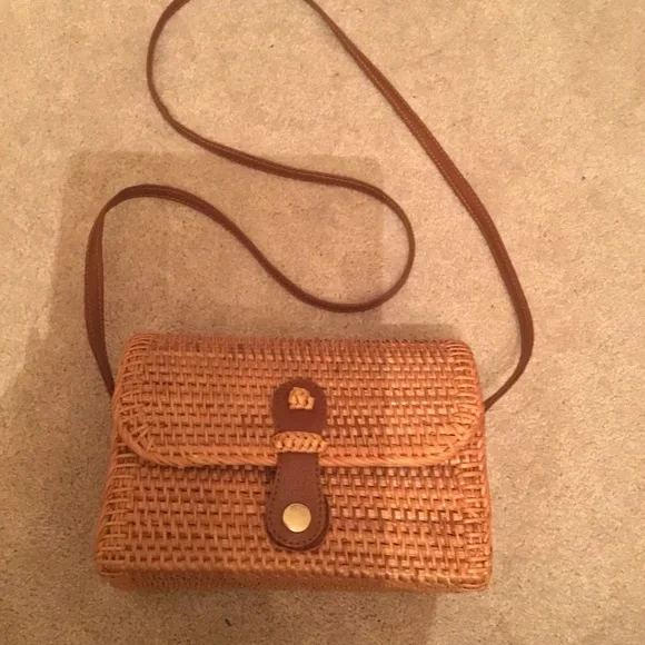 Rattan Wicker Woven Tan Crossbody Bag - Picture 4 of 6